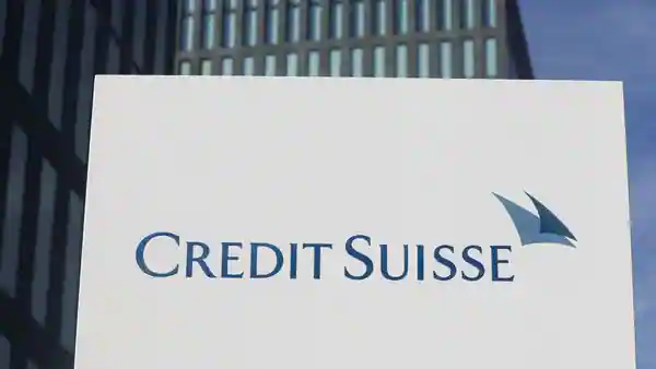  Credit Suisse: Can the Bank Reinvent Itself and Avoid a Takeover?